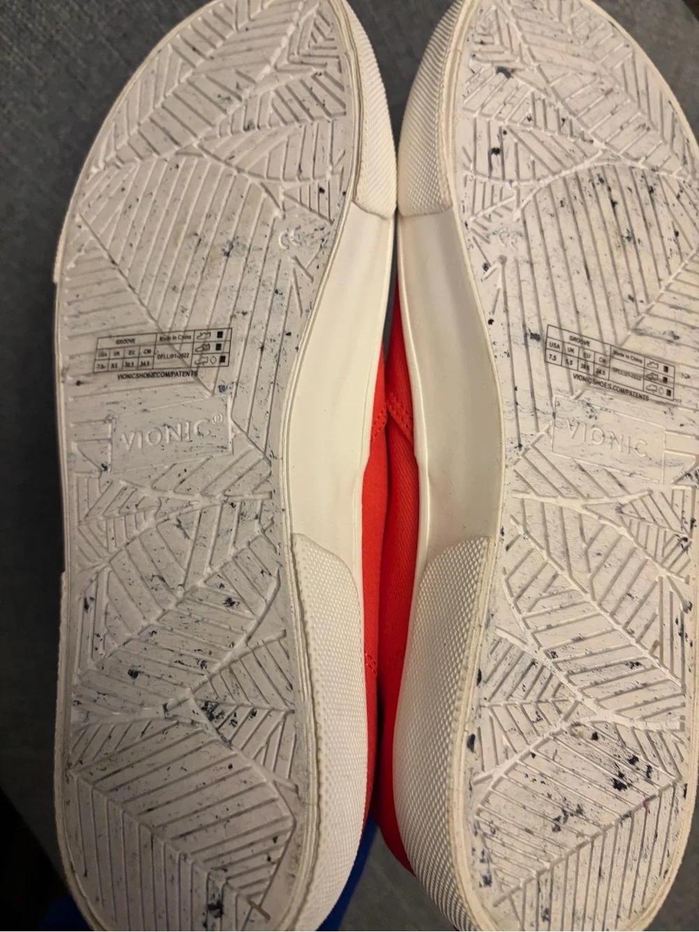 Vionic Salmon Sz 7.5 Slip-On Canvas Sneakers - Picture 4 of 7